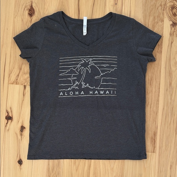 Tops - Gray Graphic Aloha Hawaii Tee Shirt Size L